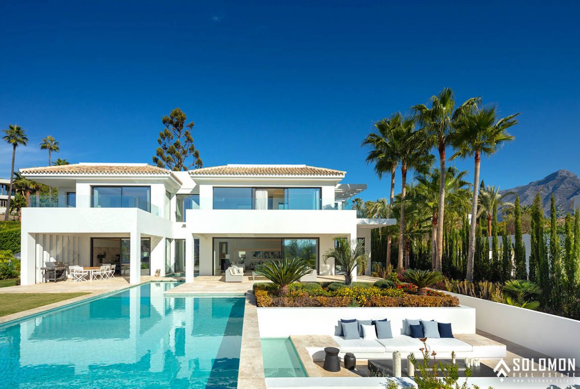 Luxury Villa - Near Golf Course in Marbella - Nueva Andalucía - Málaga - Spain