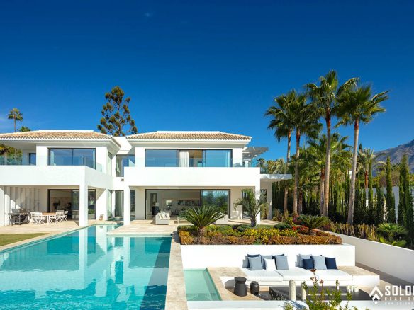 Luxury Villa - Near Golf Course in Marbella - Nueva Andalucía - Málaga - Spain