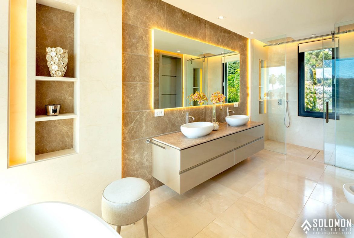 Luxury Villa - Near Golf Course in Marbella - Nueva Andalucía - Málaga - Spain