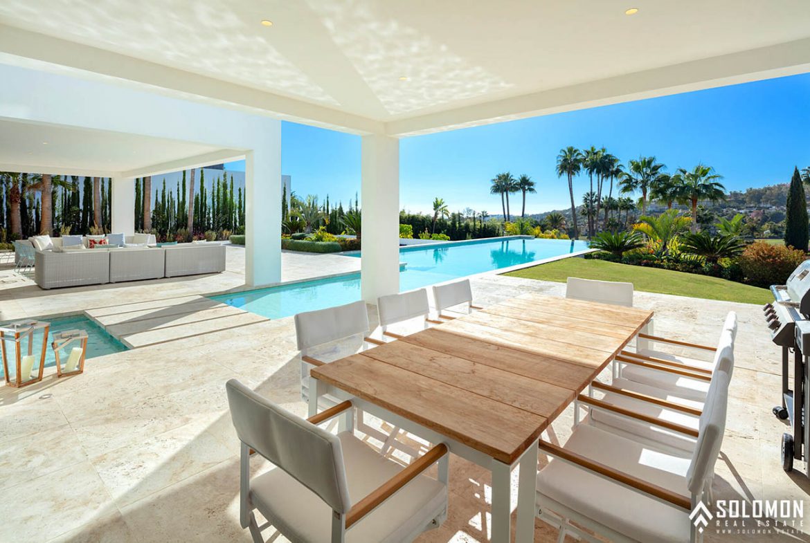 Luxury Villa - Near Golf Course in Marbella - Nueva Andalucía - Málaga - Spain