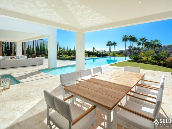 Luxury Villa - Near Golf Course in Marbella - Nueva Andalucía - Málaga - Spain