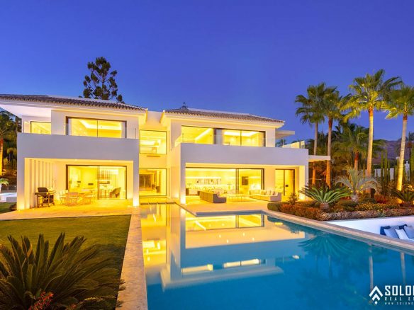 Luxury Villa - Near Golf Course in Marbella - Nueva Andalucía - Málaga - Spain