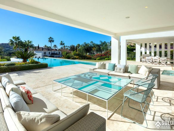 Luxury Villa - Near Golf Course in Marbella - Nueva Andalucía - Málaga - Spain