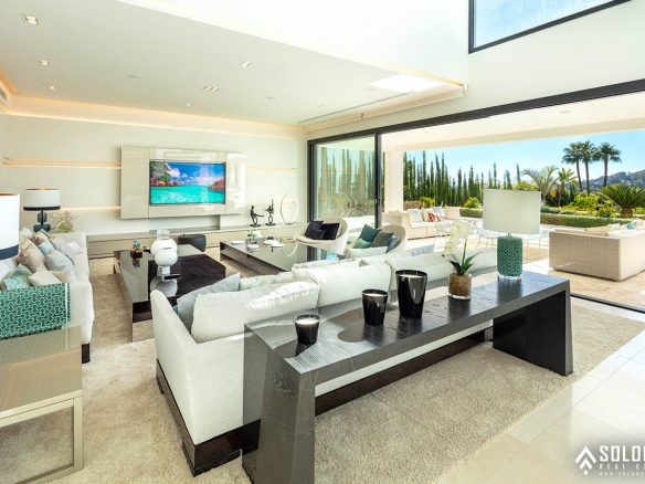 Luxury Villa - Near Golf Course in Marbella - Nueva Andalucía - Málaga - Spain