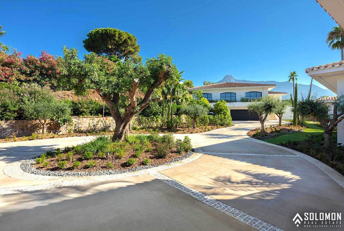 Exquisite Mansion with Panoramic Views on Golden Mile in Marbella - Nueva Andalucía - Spain