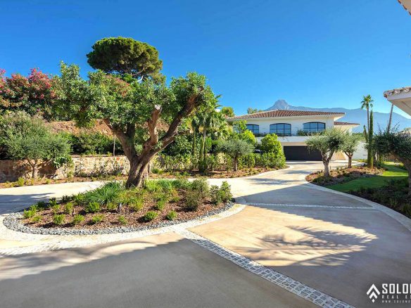 Exquisite Mansion with Panoramic Views on Golden Mile in Marbella - Nueva Andalucía - Spain