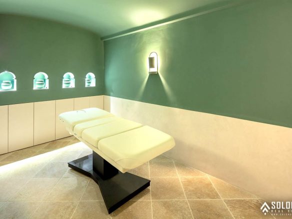 Exquisite Mansion with Panoramic Views on Golden Mile in Marbella - Nueva Andalucía - Spain