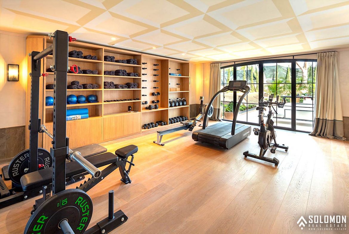 Exquisite Mansion with Panoramic Views on Golden Mile in Marbella - Nueva Andalucía - Spain