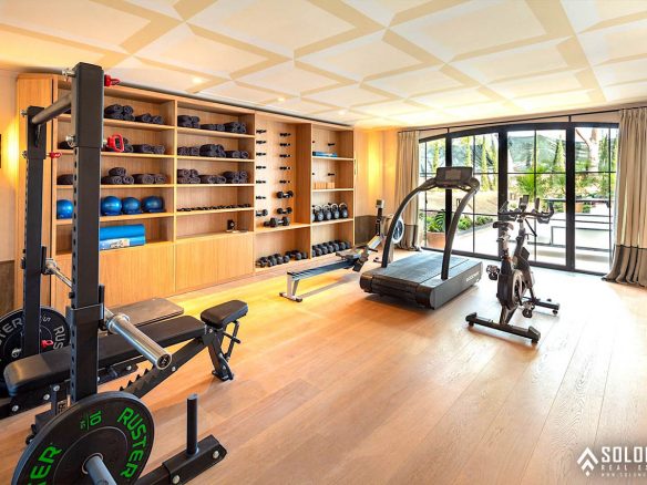 Exquisite Mansion with Panoramic Views on Golden Mile in Marbella - Nueva Andalucía - Spain