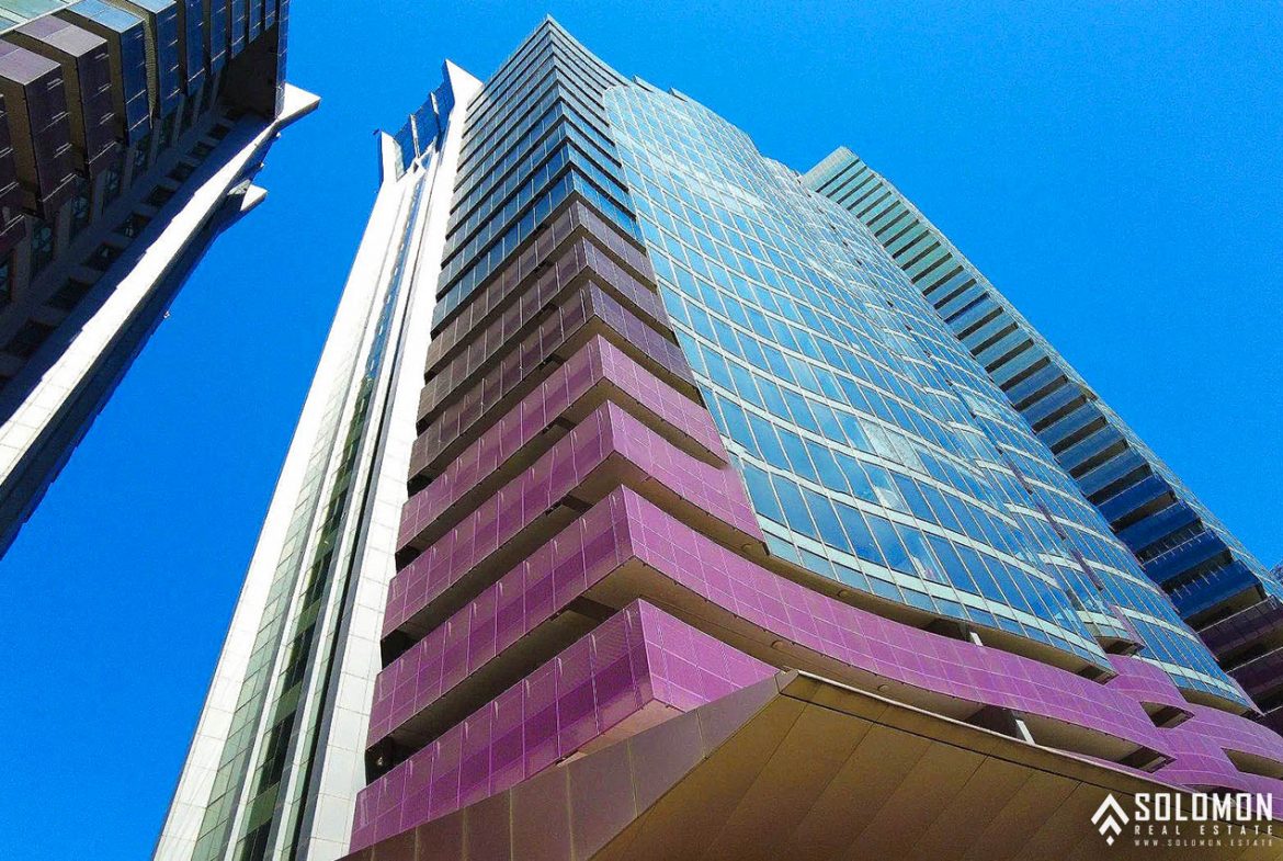 The shop for sale in Şişli, Maslak, Sarıyer, Istanbul draws attention with its advantageous location. The shop is situated in a complex with numerous brands and offers high-income potential.