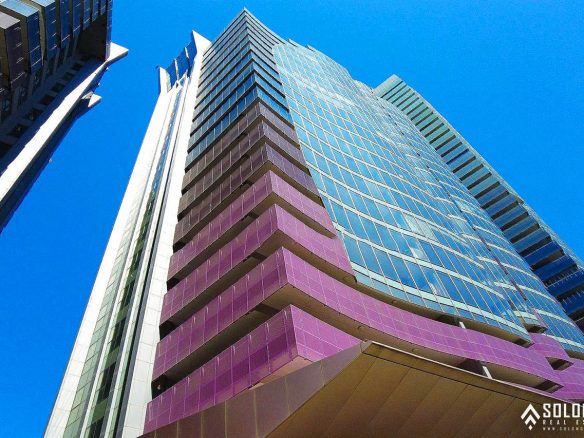 The shop for sale in Şişli, Maslak, Sarıyer, Istanbul draws attention with its advantageous location. The shop is situated in a complex with numerous brands and offers high-income potential.