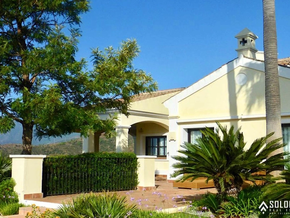 Bright Mansion with the Beautiful Swimming Pool in Benahavís – Costa del Sol – Marbella – Málaga – Spain