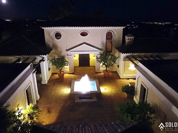 Bright Mansion with the Beautiful Swimming Pool in Benahavís – Costa del Sol – Marbella – Málaga – Spain
