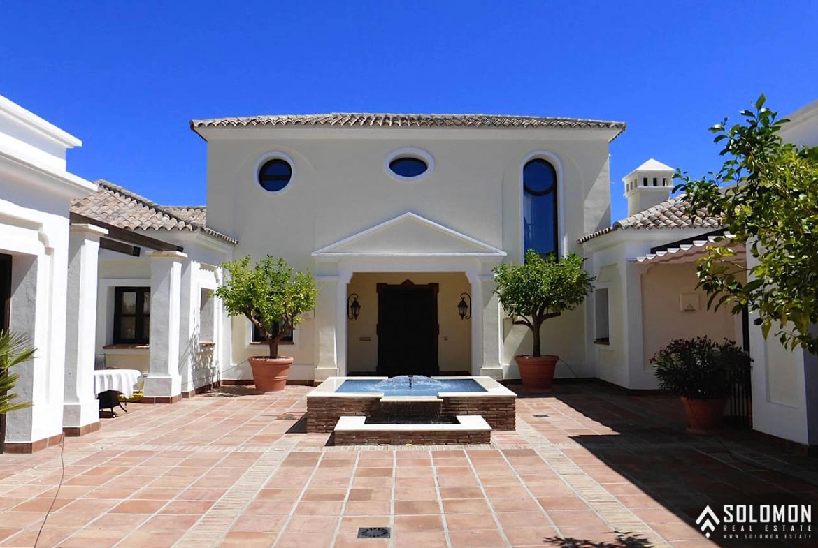Bright Mansion with the Beautiful Swimming Pool in Benahavís – Costa del Sol – Marbella – Málaga – Spain