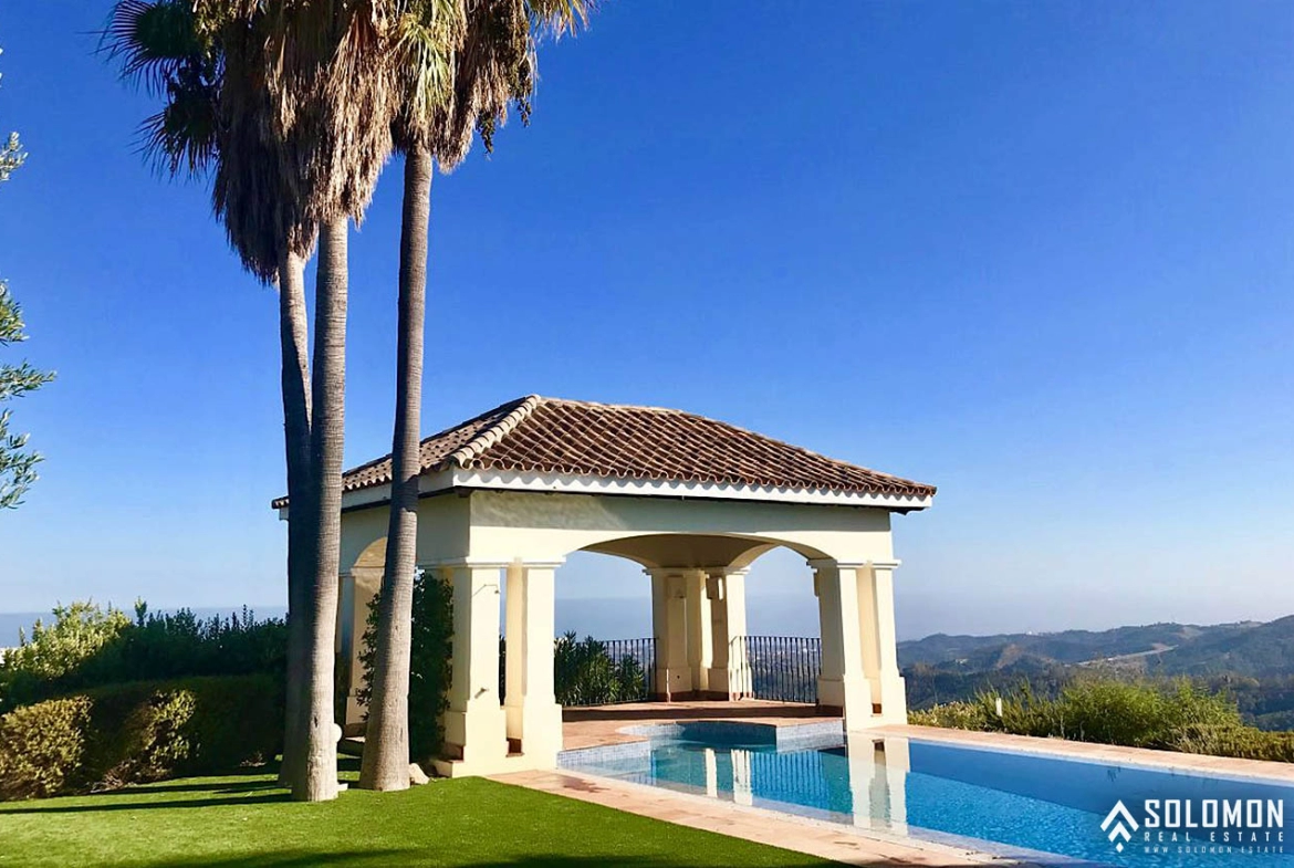 Bright Mansion with the Beautiful Swimming Pool in Benahavís – Costa del Sol – Marbella – Málaga – Spain
