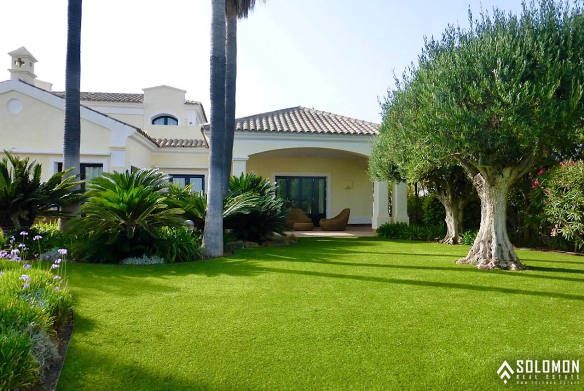 Bright Mansion with the Beautiful Swimming Pool in Benahavís – Costa del Sol – Marbella – Málaga – Spain