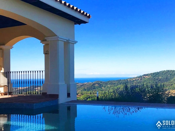 Bright Mansion with the Beautiful Swimming Pool in Benahavís – Costa del Sol – Marbella – Málaga – Spain