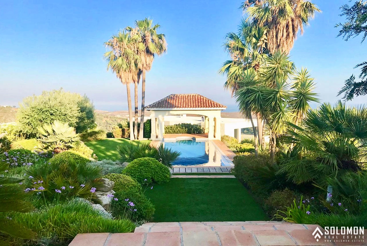 Bright Mansion with the Beautiful Swimming Pool in Benahavís – Costa del Sol – Marbella – Málaga – Spain