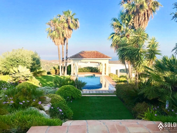 Bright Mansion with the Beautiful Swimming Pool in Benahavís – Costa del Sol – Marbella – Málaga – Spain