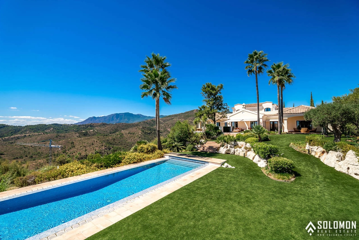 Bright Mansion with the Beautiful Swimming Pool in Benahavís – Costa del Sol – Marbella – Málaga – Spain