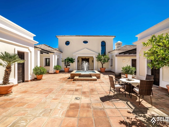 Bright Mansion with the Beautiful Swimming Pool in Benahavís – Costa del Sol – Marbella – Málaga – Spain