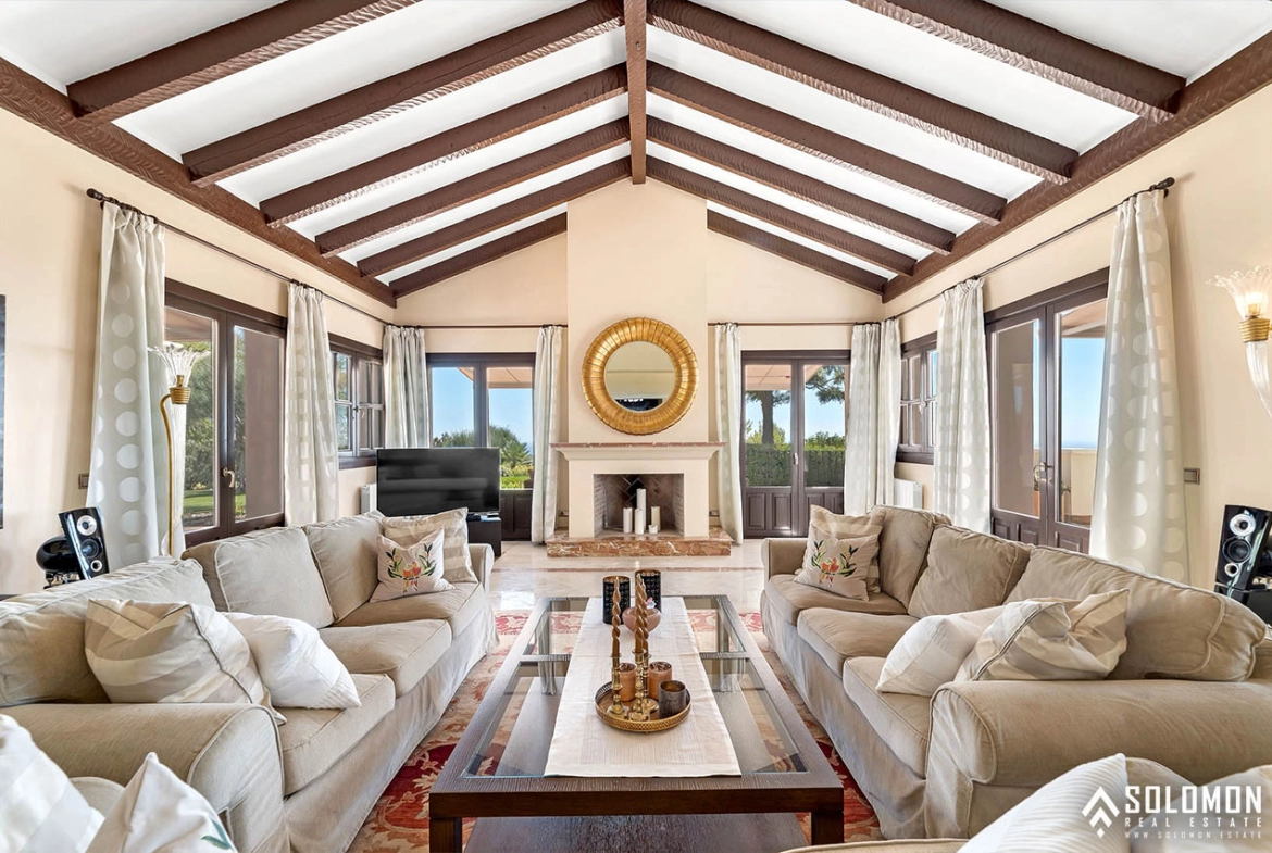 Bright Mansion with the Beautiful Swimming Pool in Benahavís – Costa del Sol – Marbella – Málaga – Spain
