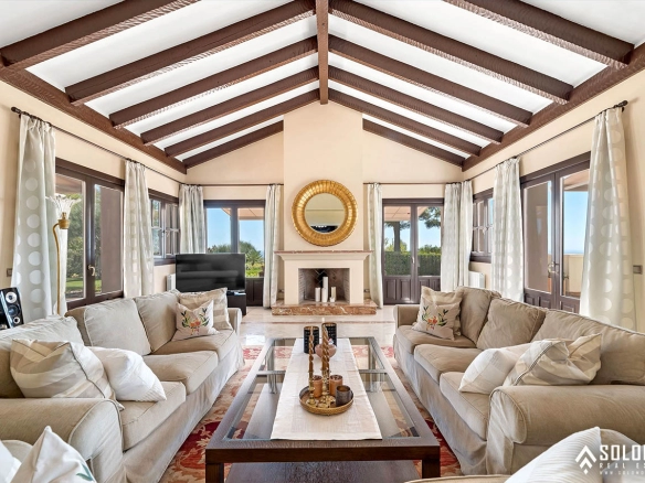 Bright Mansion with the Beautiful Swimming Pool in Benahavís – Costa del Sol – Marbella – Málaga – Spain