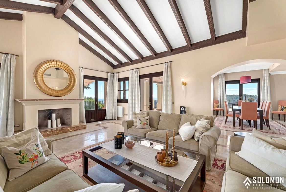 Bright Mansion with the Beautiful Swimming Pool in Benahavís – Costa del Sol – Marbella – Málaga – Spain
