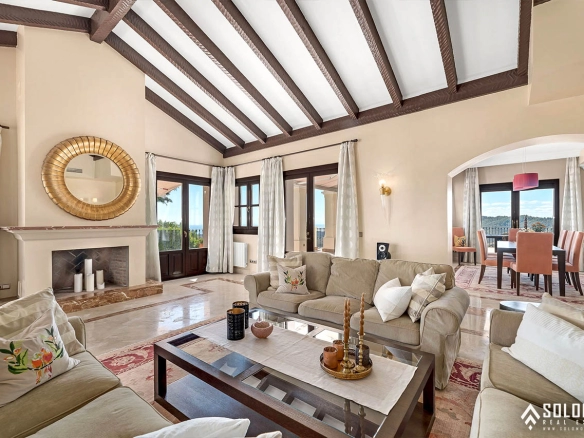 Bright Mansion with the Beautiful Swimming Pool in Benahavís – Costa del Sol – Marbella – Málaga – Spain