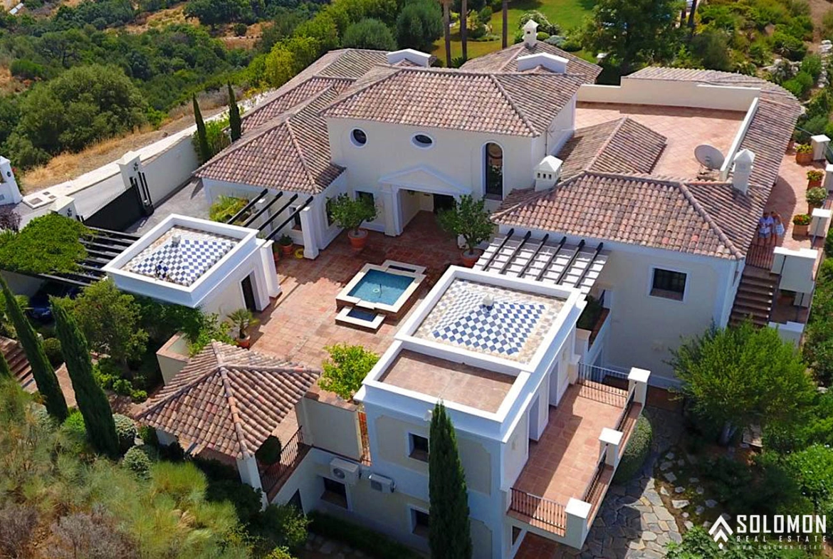 Bright Mansion with the Beautiful Swimming Pool in Benahavís – Costa del Sol – Marbella – Málaga – Spain
