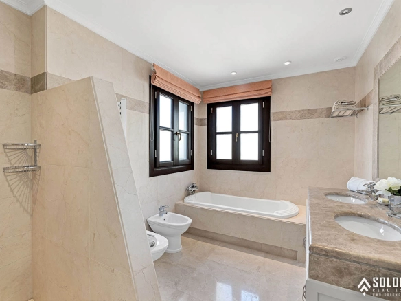 Bright Mansion with the Beautiful Swimming Pool in Benahavís – Costa del Sol – Marbella – Málaga – Spain