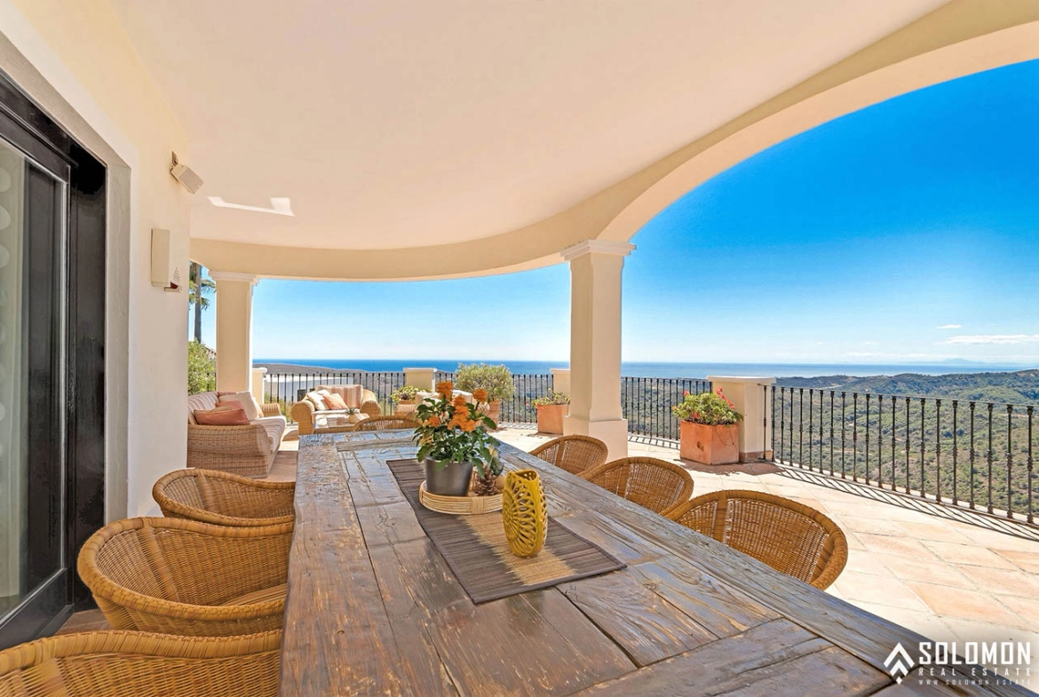 Bright Mansion with the Beautiful Swimming Pool in Benahavís – Costa del Sol – Marbella – Málaga – Spain