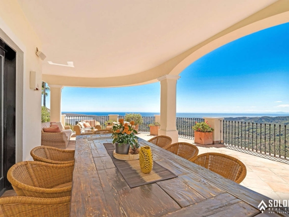 Bright Mansion with the Beautiful Swimming Pool in Benahavís – Costa del Sol – Marbella – Málaga – Spain