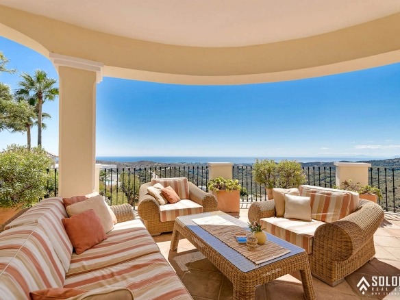 Bright Mansion with the Beautiful Swimming Pool in Benahavís – Costa del Sol – Marbella – Málaga – Spain