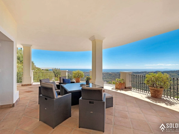 Bright Mansion with the Beautiful Swimming Pool in Benahavís – Costa del Sol – Marbella – Málaga – Spain