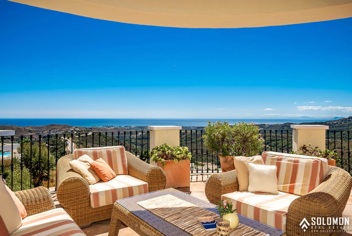 Bright Mansion with the Beautiful Swimming Pool in Benahavís – Costa del Sol – Marbella – Málaga – Spain