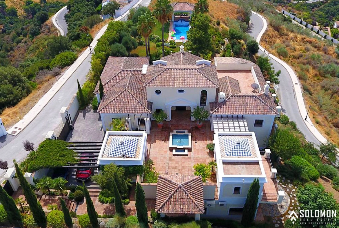 Bright Mansion with the Beautiful Swimming Pool in Benahavís – Costa del Sol – Marbella – Málaga – Spain