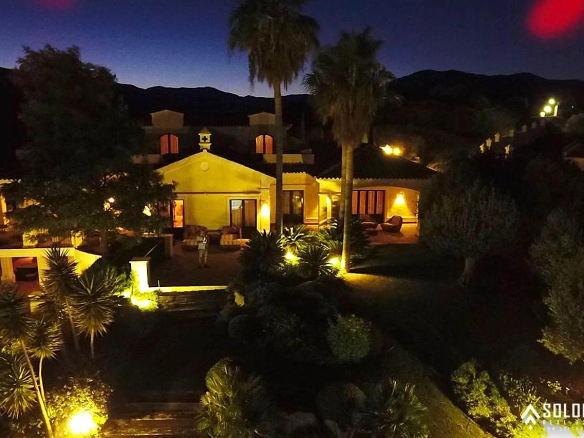 Bright Mansion with the Beautiful Swimming Pool in Benahavís – Costa del Sol – Marbella – Málaga – Spain
