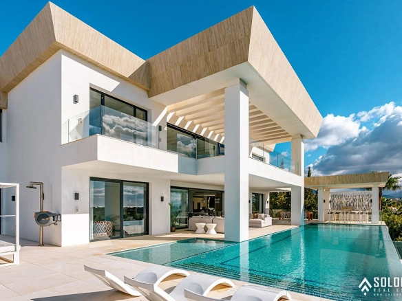 Luxury Villa Close to Puerto Banus and Marbella in Benahavis – Costa del Sol – Nueva Andalucía – Málaga – Spain