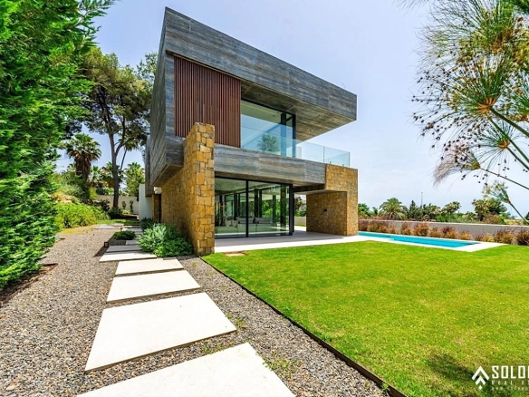 Unique Detached House with Pleasant Sea Views in Marbella – Costa del Sol – Nueva Andalucia – Málaga – Spain
