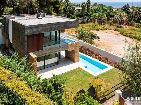 Unique Detached House with Pleasant Sea Views in Marbella – Costa del Sol – Nueva Andalucia – Málaga – Spain