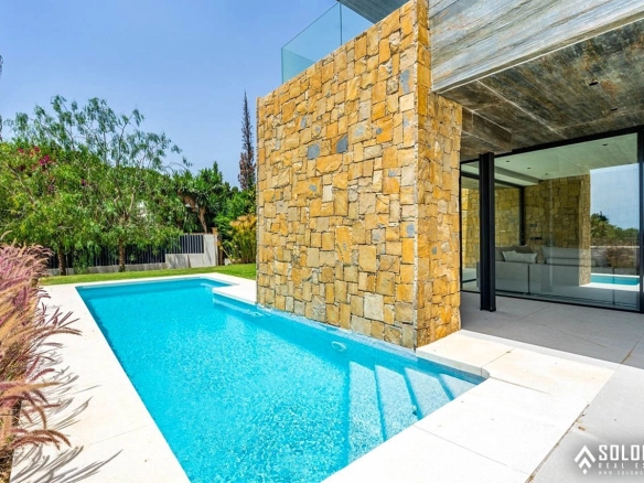 Unique Detached House with Pleasant Sea Views in Marbella – Costa del Sol – Nueva Andalucia – Málaga – Spain