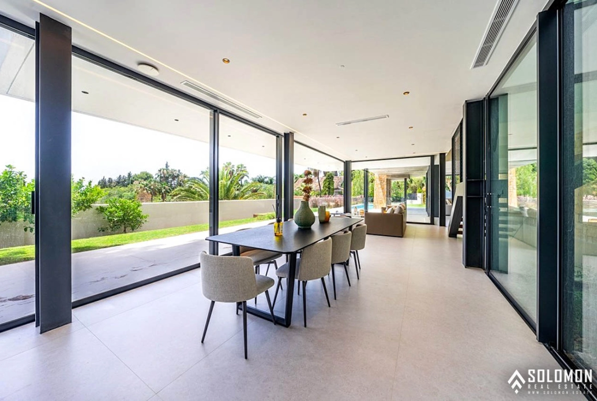 Unique Detached House with Pleasant Sea Views in Marbella – Costa del Sol – Nueva Andalucia – Málaga – Spain