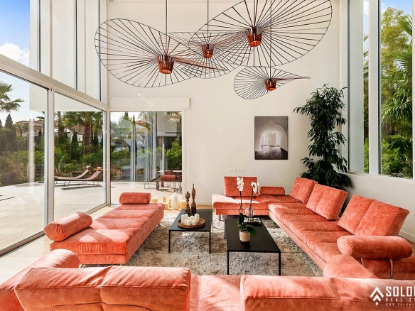 Luxury Villa in a Sought-After Neighborhood in Benalmádena – Costa del Sol – Marbella – Málaga – Spain