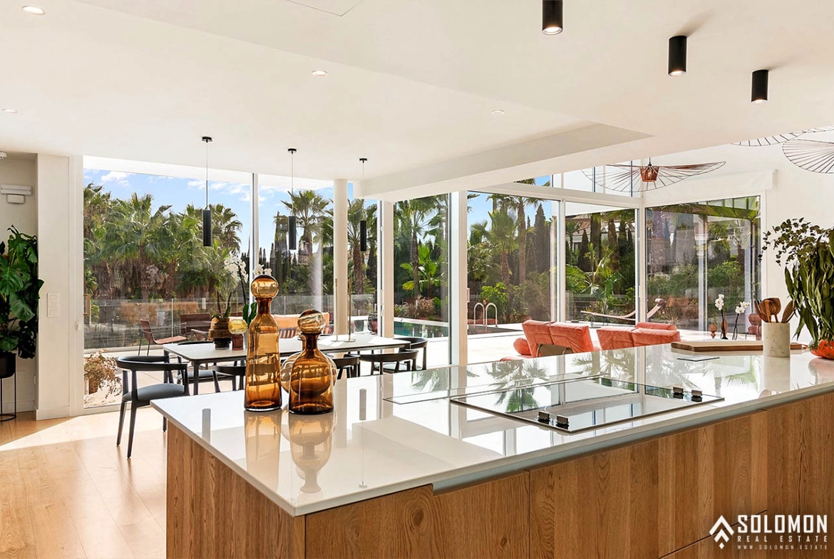 Luxury Villa in a Sought-After Neighborhood in Benalmádena – Costa del Sol – Marbella – Málaga – Spain