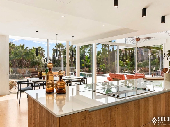 Luxury Villa in a Sought-After Neighborhood in Benalmádena – Costa del Sol – Marbella – Málaga – Spain