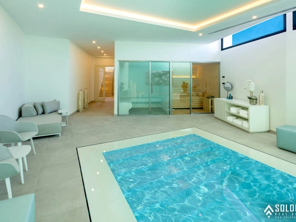 Chic Villa with Rich Features Close to Puerto Banus in Benahavís – Costa del Sol – Nueva Andalucía – Málaga – Spain