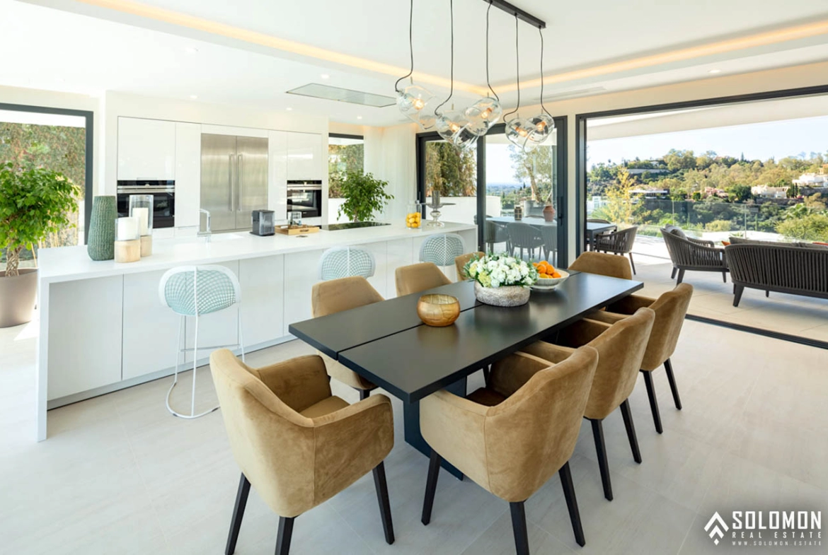 Chic Villa with Rich Features Close to Puerto Banus in Benahavís – Costa del Sol – Nueva Andalucía – Málaga – Spain