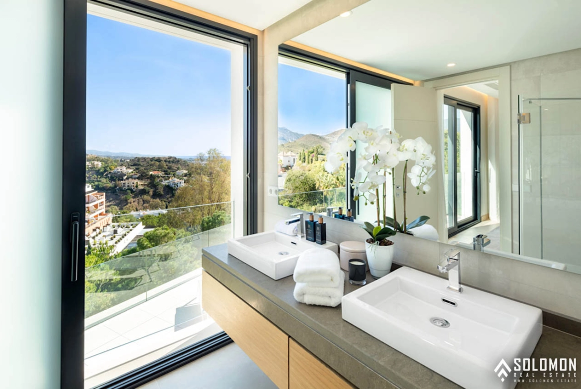 Chic Villa with Rich Features Close to Puerto Banus in Benahavís – Costa del Sol – Nueva Andalucía – Málaga – Spain