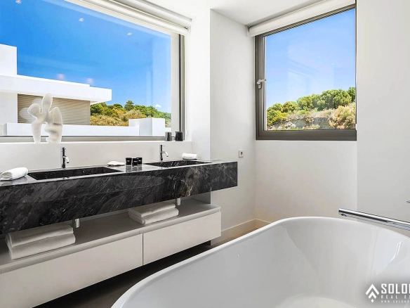 Superior Quality Houses on the New Golden Mile in Estepona – Marbella – Costa del Sol – Nueva Andalucía – Málaga – Spain